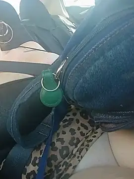 nakedgarbageperson online show from July 2026 04:57:01 PM