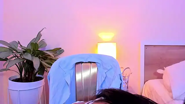 Snapshot of Antonella_Barone chatting on September 2025 02:40:01 PM Antonella Barone online show from September 2025 02:40:01 PM