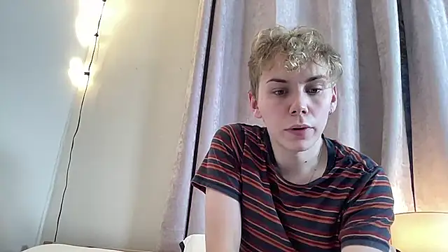 Snapshot of scottishtwink01 chatting on September 2025 07:03:01 PM scottishtwink01 online show from September 2025 07:03:01 PM