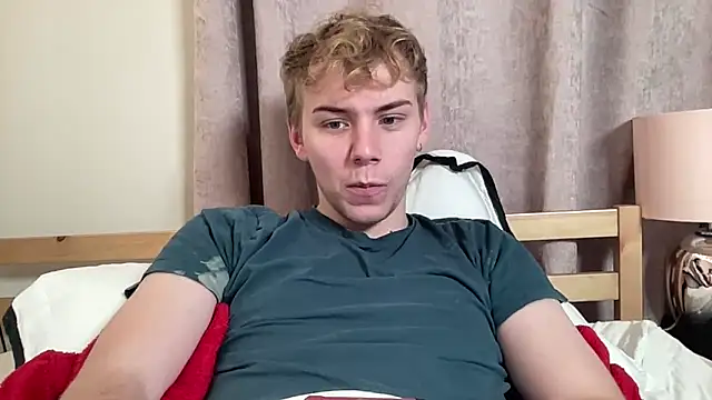 Snapshot of scottishtwink01 chatting on September 2025 02:13:02 AM scottishtwink01 online show from September 2025 02:13:02 AM