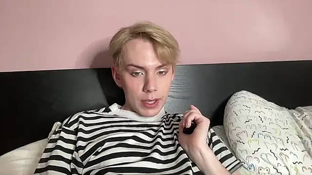 Snapshot of scottishtwink01 chatting on September 2025 08:02:02 PM scottishtwink01 online show from September 2025 08:02:02 PM