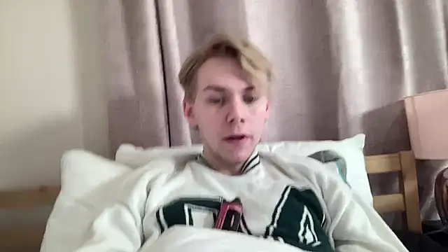 Snapshot of scottishtwink01 chatting on October 2025 11:23:01 PM scottishtwink01 online show from October 2025 11:23:01 PM