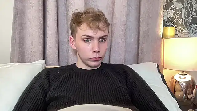 Snapshot of scottishtwink01 chatting on October 2025 10:10:01 PM scottishtwink01 online show from October 2025 10:10:01 PM