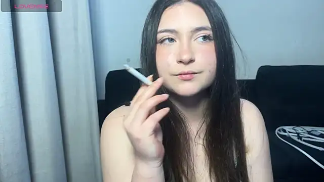 valentinauwu online show from November 2025 02:34:01 AM