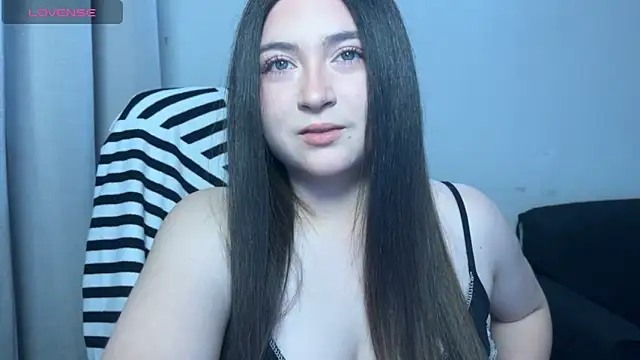 valentinauwu online show from December 2025 12:59:02 AM