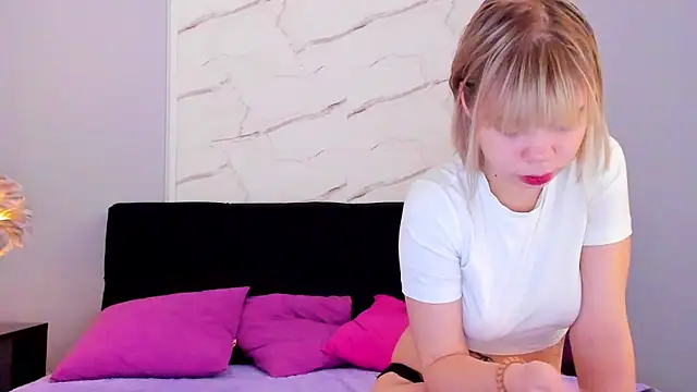 Snapshot of KittyGolden chatting on September 2025 03:30:02 AM KittyGolden online show from September 2025 03:30:02 AM