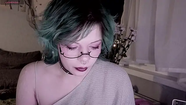 Snapshot of Alice_Zev chatting on October 2025 04:22:01 PM Alice Zev online show from October 2025 04:22:01 PM