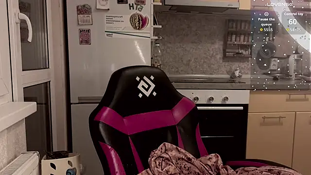 Snapshot of Alice_Zev chatting on November 2025 07:27:02 PM Alice Zev online show from November 2025 07:27:02 PM