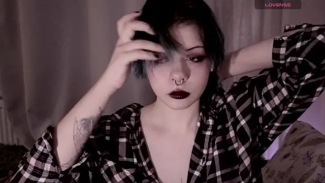 Snapshot of Alice_Zev chatting on December 2025 10:28:01 PM Alice Zev online show from December 2025 10:28:01 PM