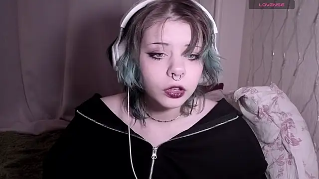 Snapshot of Alice_Zev chatting on February 2026 11:09:02 PM Alice Zev online show from February 2026 11:09:02 PM