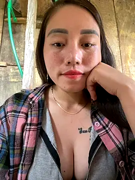 Snapshot of chipp-bong chatting on October 2025 12:33:01 AM chipp-bong online show from October 2025 12:33:01 AM