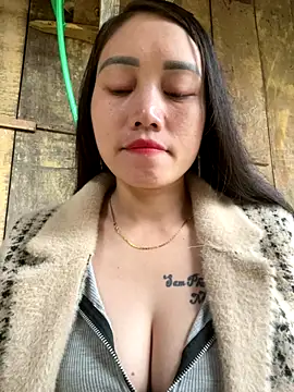 Snapshot of chipp-bong chatting on October 2025 12:55:02 AM chipp-bong online show from October 2025 12:55:02 AM