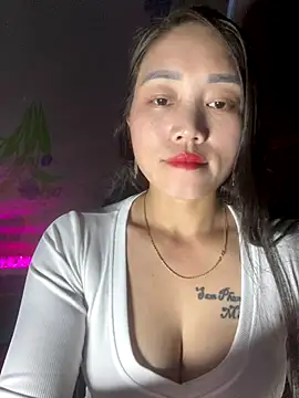 Snapshot of chipp-bong chatting on November 2025 01:20:01 PM chipp-bong online show from November 2025 01:20:01 PM