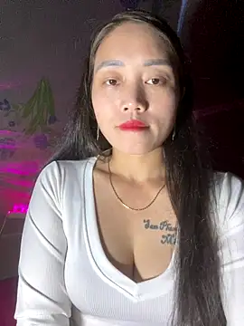 Snapshot of chipp-bong chatting on November 2025 01:44:01 PM chipp-bong online show from November 2025 01:44:01 PM