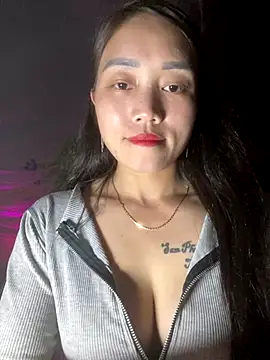 Snapshot of chipp-bong chatting on November 2025 01:55:01 PM chipp-bong online show from November 2025 01:55:01 PM