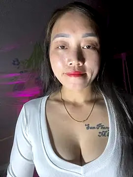 Snapshot of chipp-bong chatting on November 2025 01:07:02 PM chipp-bong online show from November 2025 01:07:02 PM