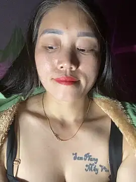 Snapshot of chipp-bong chatting on November 2025 01:04:02 PM chipp-bong online show from November 2025 01:04:02 PM