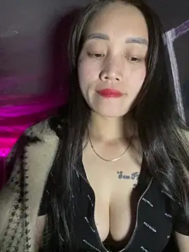 Snapshot of chipp-bong chatting on December 2025 01:28:02 PM chipp-bong online show from December 2025 01:28:02 PM