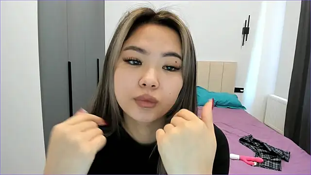 Snapshot of Maakimita chatting on October 2025 07:45:01 AM Maakimita online show from October 2025 07:45:01 AM