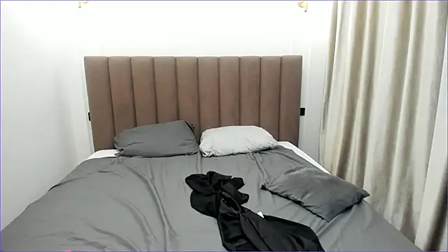 Snapshot of Maakimita chatting on November 2025 03:12:02 PM Maakimita online show from November 2025 03:12:02 PM