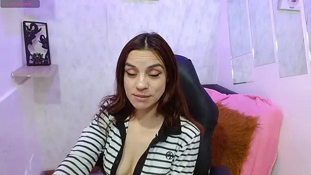 KendallWood  online show from September 2025 09:59:02 PM