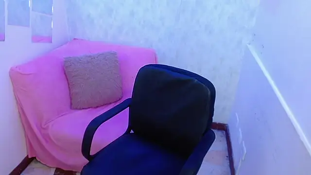 KendallWood  online show from November 2025 08:20:01 PM