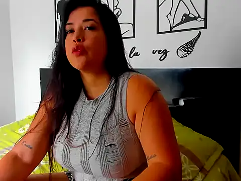 Allison 21  online show from December 2025 05:43:02 PM