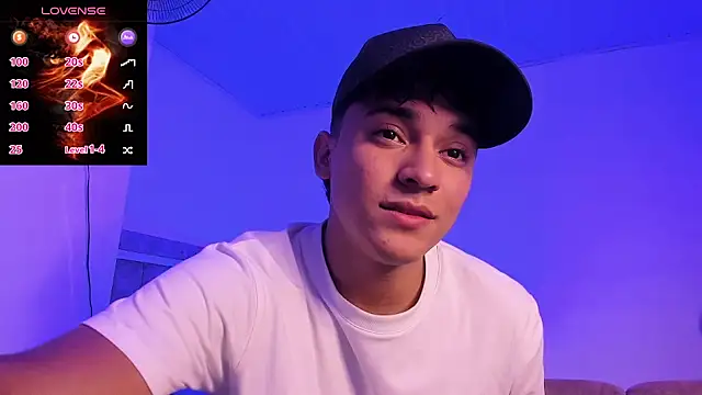 Snapshot of Austin_Cardieff_ chatting on October 2025 08:08:02 PM Austin Cardieff online show from October 2025 08:08:02 PM