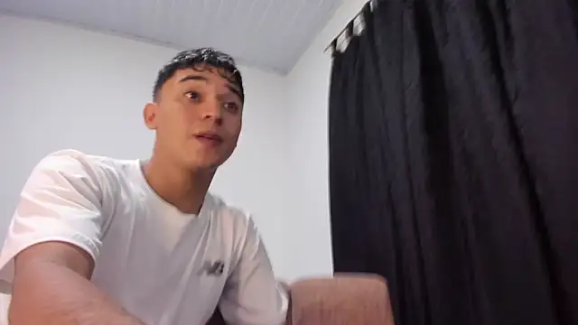 Snapshot of Austin_Cardieff_ chatting on November 2025 02:21:01 AM Austin Cardieff online show from November 2025 02:21:01 AM