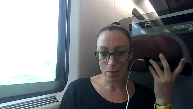 Astrid3 online show from October 2025 08:34:01 AM