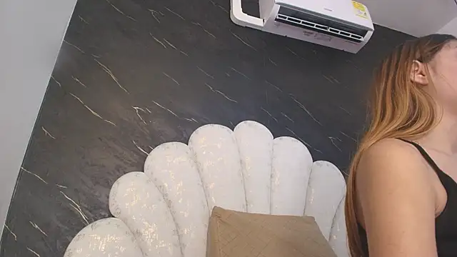 kissme luna online show from April 2026 07:08:02 PM