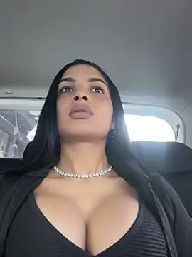 Miaa Gomez online show from October 2025 04:52:01 PM