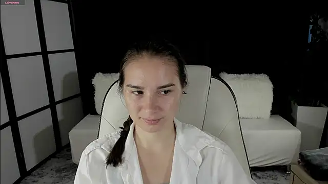 Snapshot of SeraphineClark chatting on September 2025 02:26:01 AM SeraphineClark online show from September 2025 02:26:01 AM