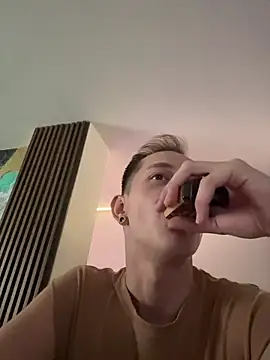 Snapshot of dimitryivanovv chatting on November 2025 11:43:02 AM dimitryivanovv online show from November 2025 11:43:02 AM