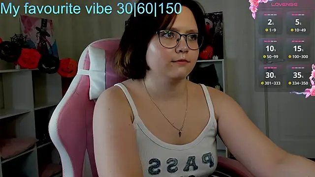 Mila  Cutee online show from November 2025 09:00:02 AM