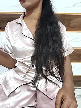 Itz Mayra  online show from October 2025 08:00:02 AM