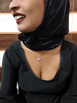 Itz Mayra  online show from November 2025 05:51:01 AM