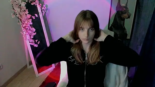 NeyliDream online show from December 2025 01:18:01 PM