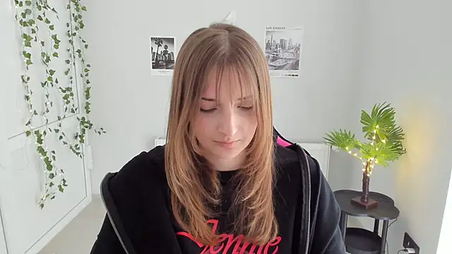 NeyliDream online show from April 2026 01:15:01 PM