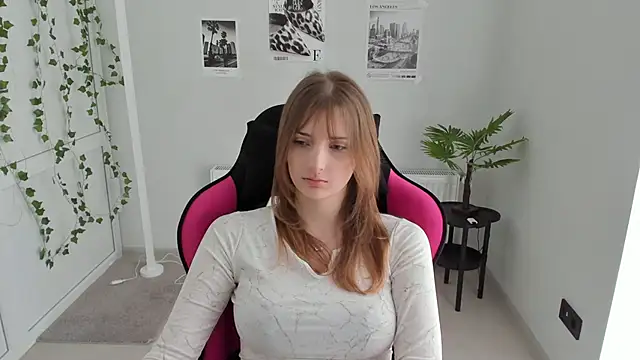 NeyliDream online show from April 2026 12:18:01 PM