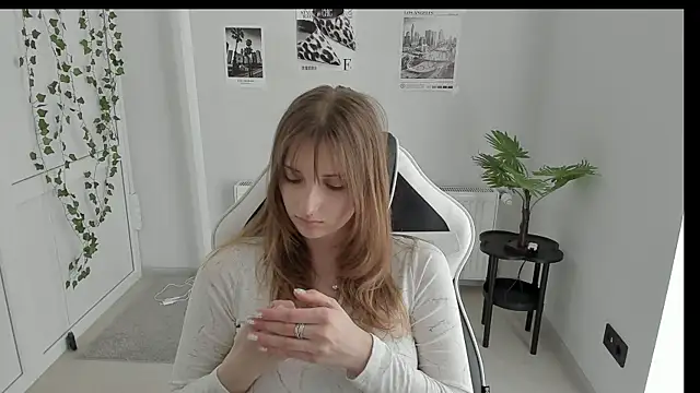 Snapshot of NeyliDream chatting on May 2026 12:36:02 PM NeyliDream online show from May 2026 12:36:02 PM