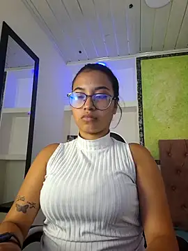 Snapshot of susan_mooree chatting on September 2025 06:35:02 PM susan mooree online show from September 2025 06:35:02 PM
