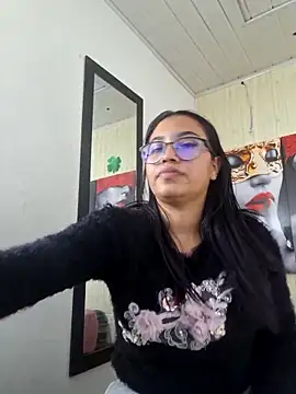 Snapshot of susan_mooree chatting on October 2025 05:45:02 PM susan mooree online show from October 2025 05:45:02 PM