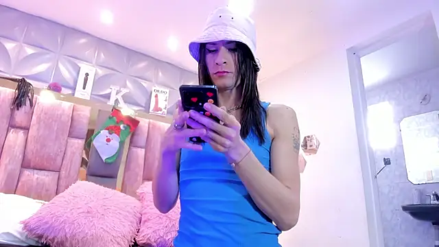 Snapshot of Charlotte_Landry__ chatting on December 2025 04:05:01 PM Charlotte Landry online show from December 2025 04:05:01 PM