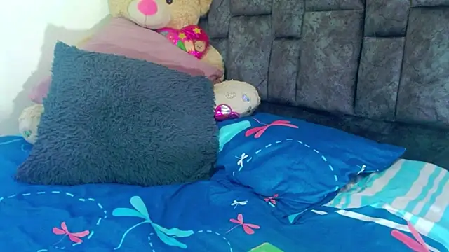 Charlotte Landry   online show from December 2025 06:46:02 PM