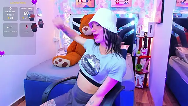 Charlotte Landry   online show from February 2026 04:52:02 PM