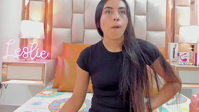 Leslie Bussh  online show from September 2025 07:50:01 PM