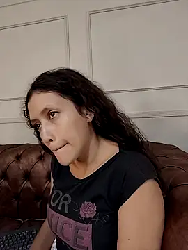 ArielBlossom    online show from October 2025 11:10:01 AM