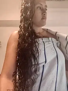 ArielBlossom    online show from November 2025 11:18:02 PM