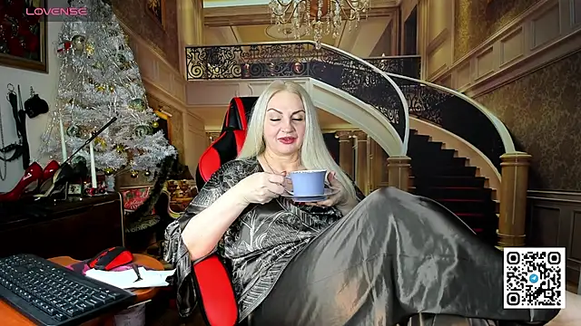 Nina Devillle online show from January 2026 03:23:01 AM